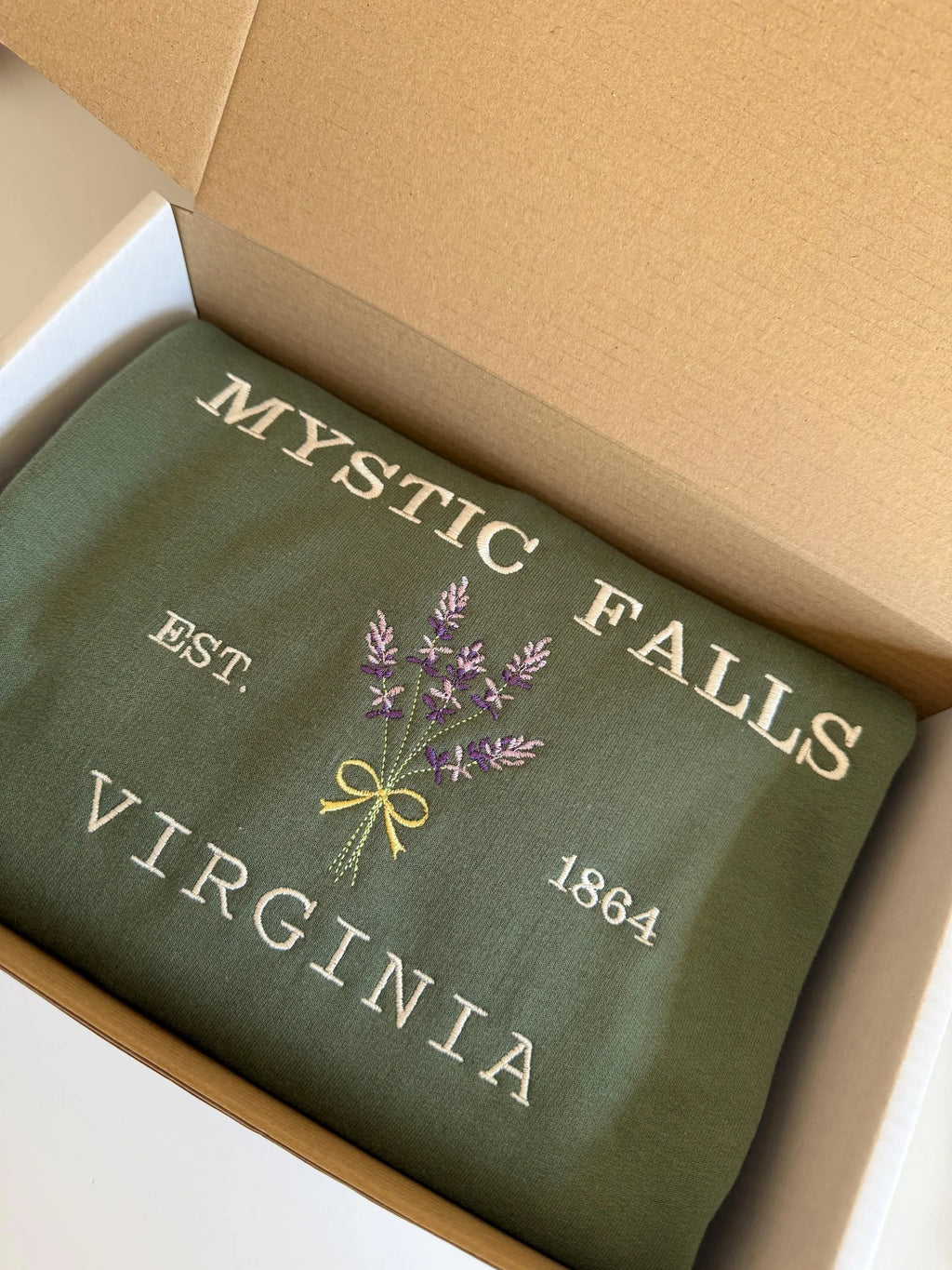 Sudadera bordada Mystic Falls